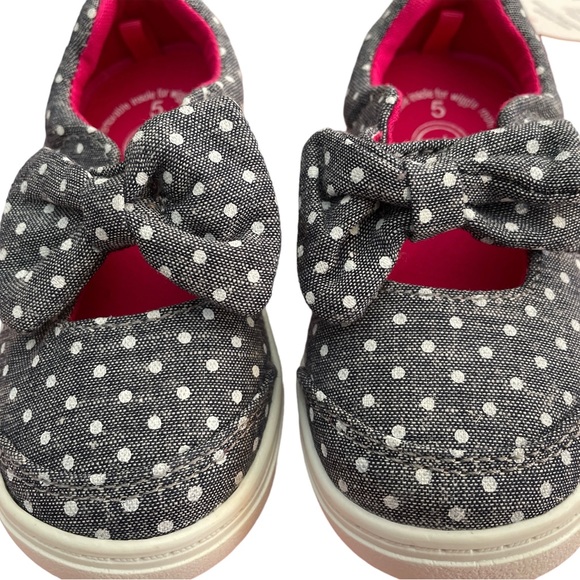 NWT Girls soft shoe gray with white polka dots Size 5 - Picture 2 of 6